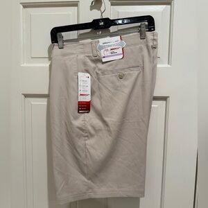 Grand Slam Men’s Performance golf shorts Sz 38. NWT, Beige / Tan